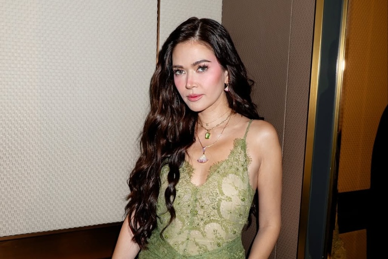 Fans speculate as Bela Padilla unfollows Kyle Echarri, Piolo Pascual