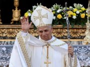 Pope tells politicians that AI should serve human beings, not replace them