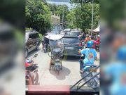 ‘Nag-away away na’: Double parked vehicles cause traffic on Bulacan road