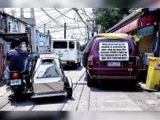Parked vehicle with ‘private road’ sign in Bulacan irks social media users