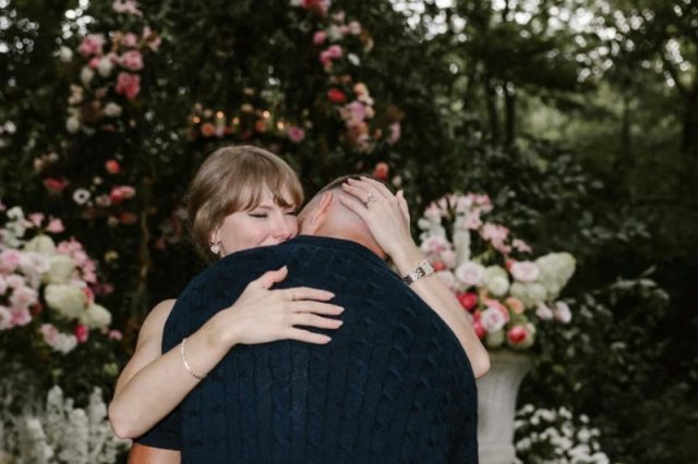 taylor-swift-travis-kelce-engagement