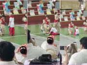 Watch: Little boy attempts to put on a young girl’s slippers at a ‘Buwan ng Wika’ program
