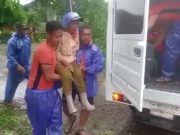 Baby, pensioners rescued during ‘Nando’ onslaught in the Philippines