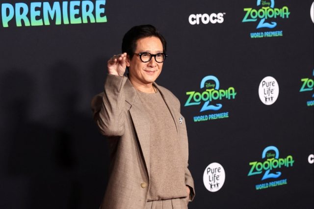 ke-huy-quan-zootopia-premiere