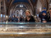 Thousands convene in Assisi to pray before bones of St. Francis on first day of historic viewing