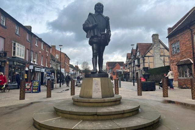 william-shakespeare-statue