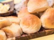 ‘Absolute gem’: Pinoy grandma abroad wins hearts with simple pandesal gesture