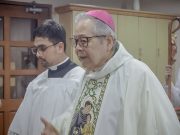 Church server defends priest over expression during Mass