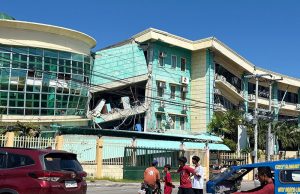 Earthquake of magnitude 7.8 strikes off Mindanao, 15 feared killed