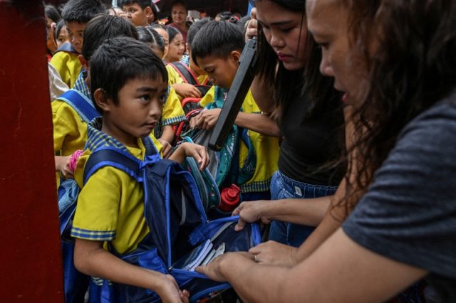 tacloban-school-bag-inspection
