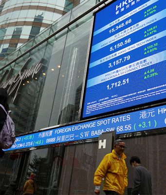 Foreigners dump Asia stocks at record pace as AI winners get crowded Hong Kong_stocks