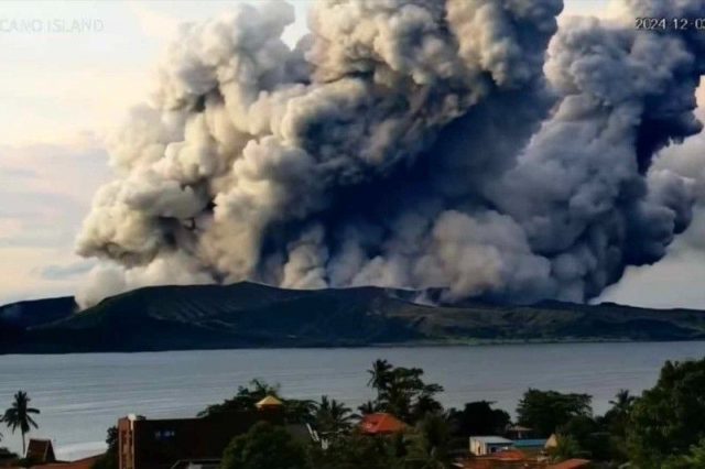 taal-volcano-dec-3-2024_2024-12-03_11-19-24